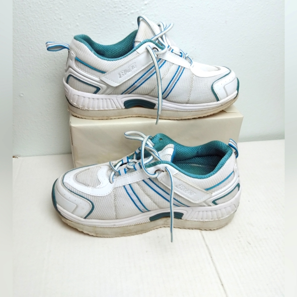Vibram Blue and White Orthotic Sneakers Women's Size 10.5 Wide